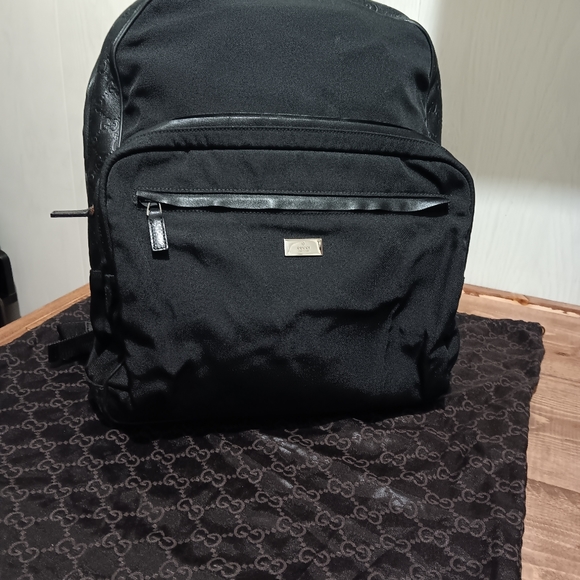 Gucci Signature Backpack - Picture 6 of 6